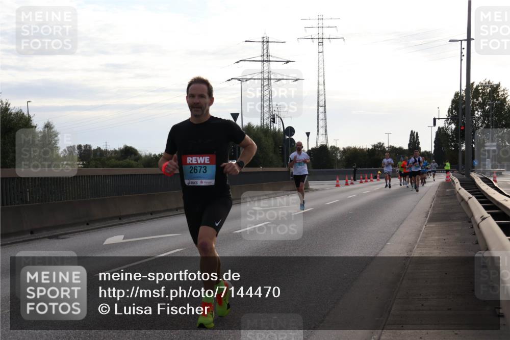 03.10.2024 - Köhlbrandbrückenlauf Luisa Fischer http://msf.ph/oto/7144470 03.10.2024 09:10:49 Position 3 2673 meine-sportfotos.de