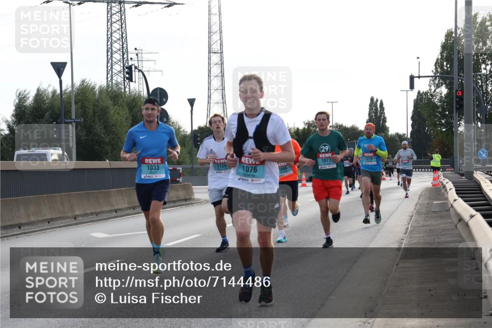 03.10.2024 - Köhlbrandbrückenlauf Luisa Fischer http://msf.ph/oto/7144486 03.10.2024 09:10:55 Position 3 29, 1077, 1213, 1033, 1125, 1076, 1090 meine-sportfotos.de
