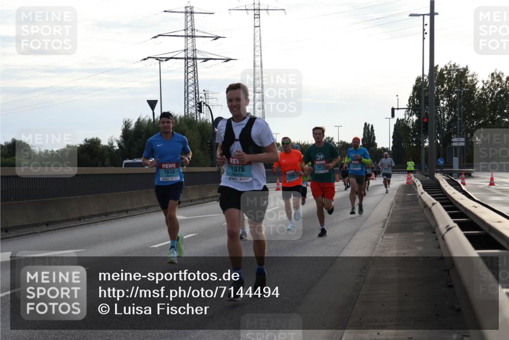 03.10.2024 - Köhlbrandbrückenlauf Luisa Fischer http://msf.ph/oto/7144494 03.10.2024 09:10:56 Position 3 1033, 1076, 1090, 29, 1077 meine-sportfotos.de