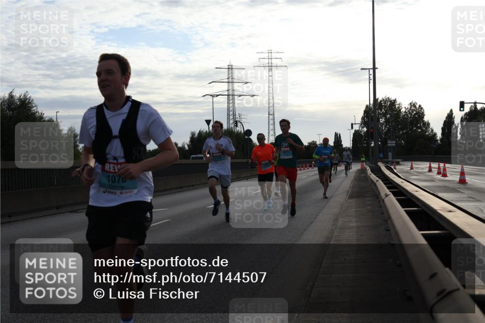 03.10.2024 - Köhlbrandbrückenlauf Luisa Fischer http://msf.ph/oto/7144507 03.10.2024 09:10:57 Position 3 1070, 1125, 29, 1077 meine-sportfotos.de