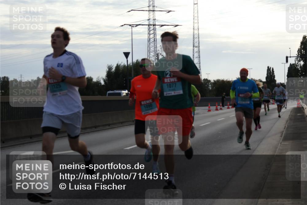 03.10.2024 - Köhlbrandbrückenlauf Luisa Fischer http://msf.ph/oto/7144513 03.10.2024 09:10:58 Position 3 1125, 1090, 29, 1077 meine-sportfotos.de