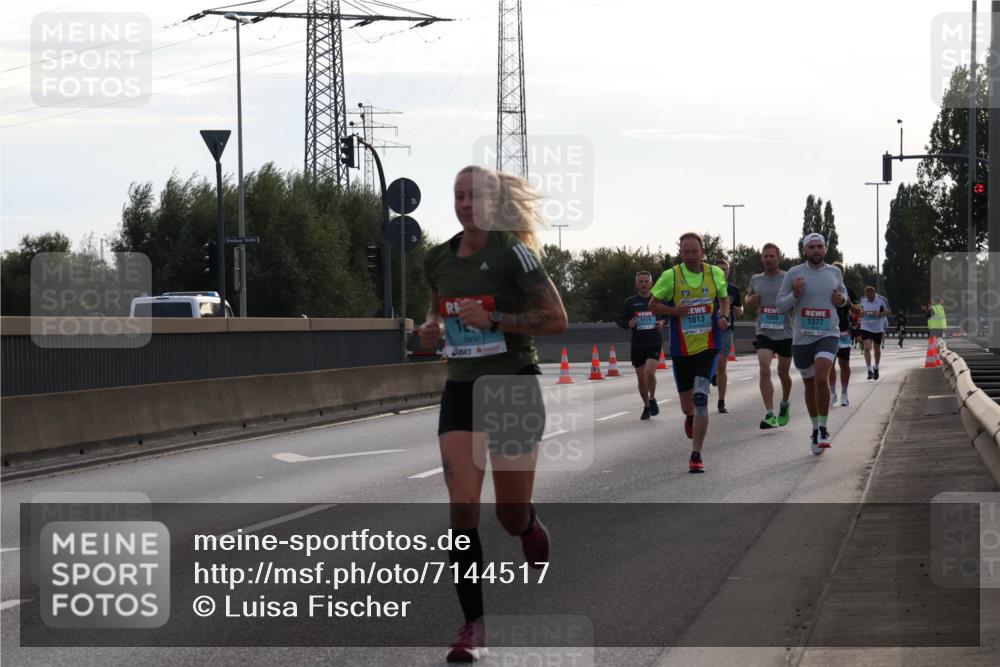 03.10.2024 - Köhlbrandbrückenlauf Luisa Fischer http://msf.ph/oto/7144517 03.10.2024 09:11:01 Position 3 1115, 1013, 1055, 1377 meine-sportfotos.de