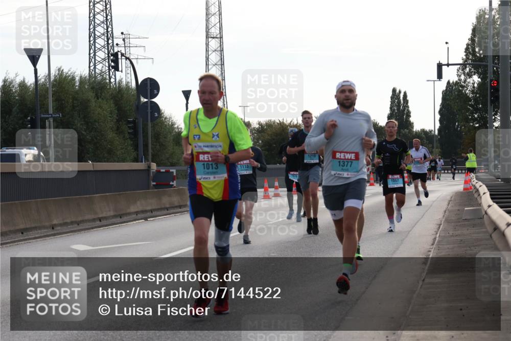 03.10.2024 - Köhlbrandbrückenlauf Luisa Fischer http://msf.ph/oto/7144522 03.10.2024 09:11:03 Position 3 5222, 1013, 1115, 1070, 1219, 1377, 1057 meine-sportfotos.de