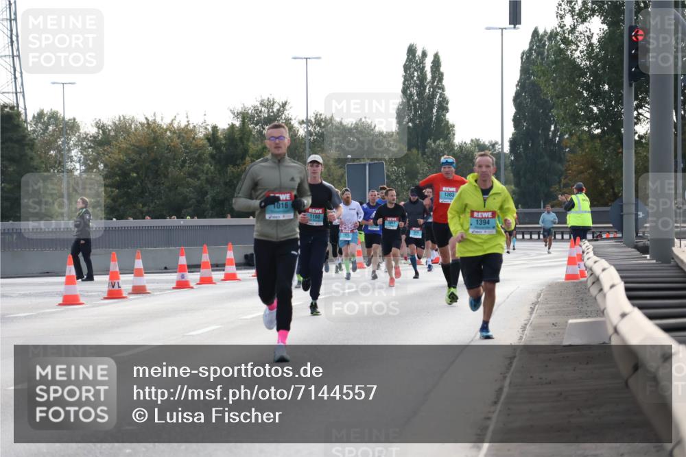 03.10.2024 - Köhlbrandbrückenlauf Luisa Fischer http://msf.ph/oto/7144557 03.10.2024 09:11:16 Position 3 1016, 1160, 1017, 1203, 1916, 1394 meine-sportfotos.de