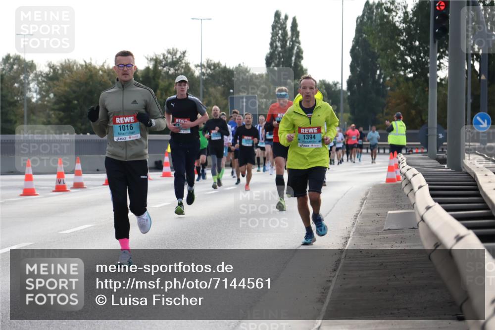 03.10.2024 - Köhlbrandbrückenlauf Luisa Fischer http://msf.ph/oto/7144561 03.10.2024 09:11:18 Position 3 1016, 1394 meine-sportfotos.de
