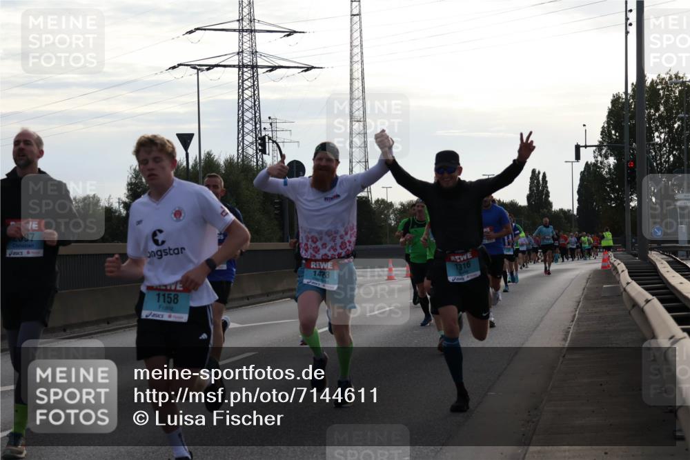 03.10.2024 - Köhlbrandbrückenlauf Luisa Fischer http://msf.ph/oto/7144611 03.10.2024 09:11:32 Position 3 097, 1158, 1423, 1316 meine-sportfotos.de