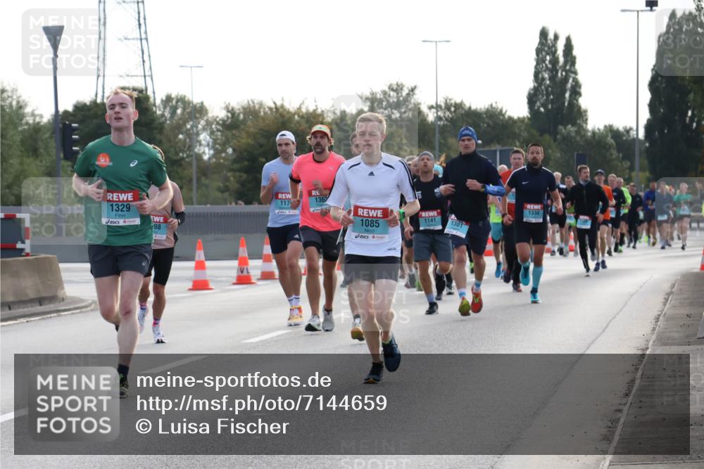 03.10.2024 - Köhlbrandbrückenlauf Luisa Fischer http://msf.ph/oto/7144659 03.10.2024 09:11:45 Position 3 1329, 136, 117, 1085, 1141, 1301, 98, 1334 meine-sportfotos.de