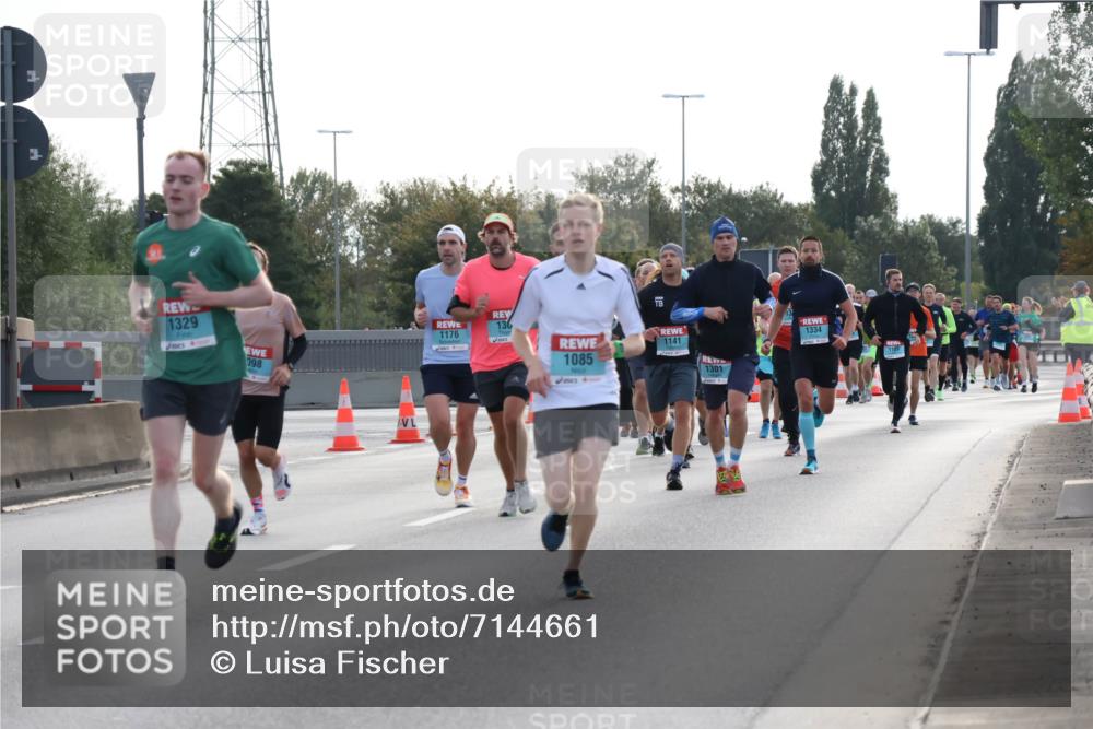03.10.2024 - Köhlbrandbrückenlauf Luisa Fischer http://msf.ph/oto/7144661 03.10.2024 09:11:45 Position 3 1329, 098, 136, 1176, 1141, 1085, 1301, 1334, 1109 meine-sportfotos.de