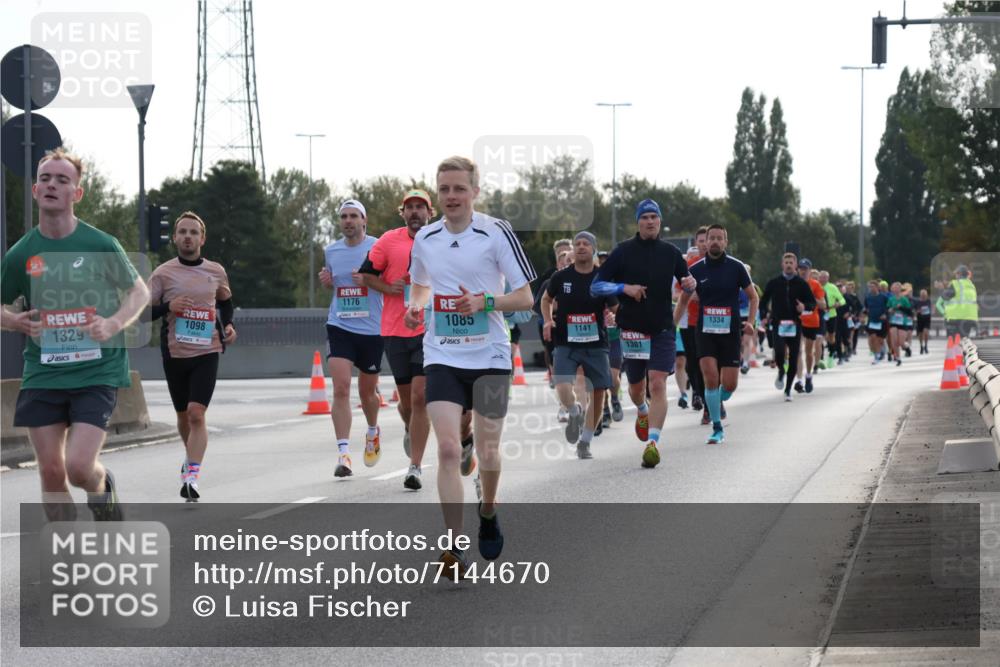 03.10.2024 - Köhlbrandbrückenlauf Luisa Fischer http://msf.ph/oto/7144670 03.10.2024 09:11:46 Position 3 1098, 1176, 1085, 1329, 1141, 1334, 1301 meine-sportfotos.de