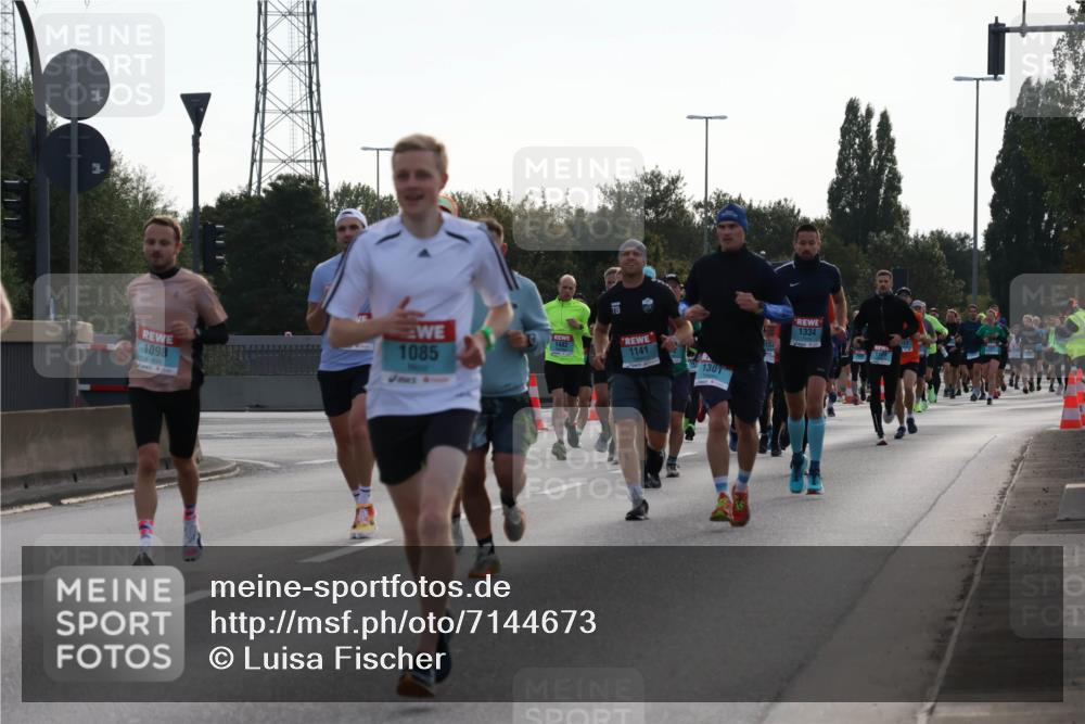 03.10.2024 - Köhlbrandbrückenlauf Luisa Fischer http://msf.ph/oto/7144673 03.10.2024 09:11:47 Position 3 1098, 1085, 1482, 1141, 1301, 1334, 1109 meine-sportfotos.de
