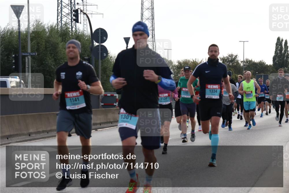 03.10.2024 - Köhlbrandbrückenlauf Luisa Fischer http://msf.ph/oto/7144710 03.10.2024 09:11:51 Position 3 1141, 1301, 1202, 1334, 1139, 2659, 1413, 1131, 1109 meine-sportfotos.de