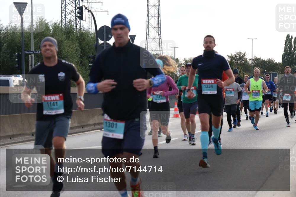 03.10.2024 - Köhlbrandbrückenlauf Luisa Fischer http://msf.ph/oto/7144714 03.10.2024 09:11:52 Position 3 1141, 1301, 1334, 1139, 143, 2659, 1131, 1109 meine-sportfotos.de