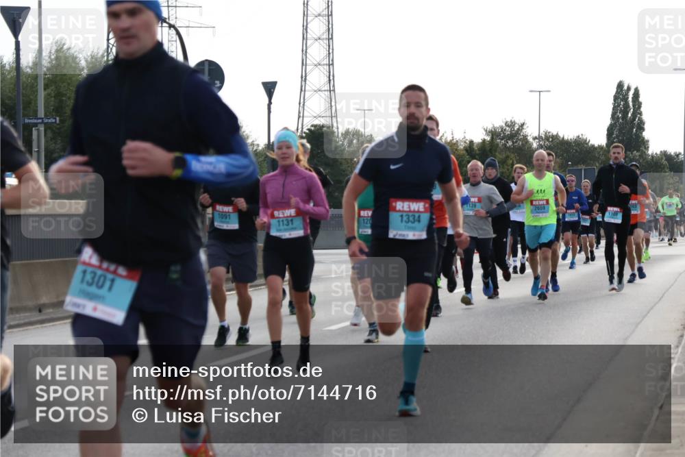 03.10.2024 - Köhlbrandbrückenlauf Luisa Fischer http://msf.ph/oto/7144716 03.10.2024 09:11:52 Position 3 1301, 1091, 139, 38, 2659, 163, 1131, 120, 1334, 1109 meine-sportfotos.de