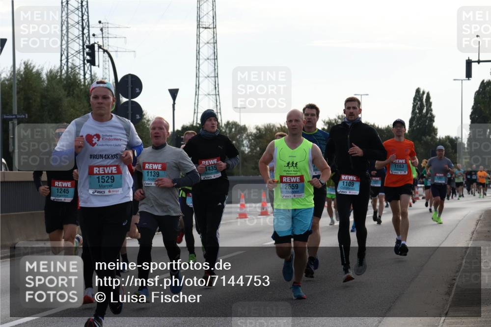 03.10.2024 - Köhlbrandbrückenlauf Luisa Fischer http://msf.ph/oto/7144753 03.10.2024 09:11:56 Position 3 4, 1139, 1529, 1245, 1435, 2659, 1109, 1437, 1163, 1307 meine-sportfotos.de