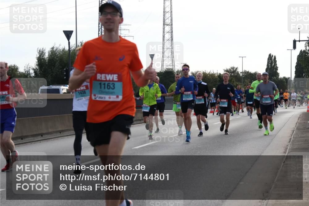 03.10.2024 - Köhlbrandbrückenlauf Luisa Fischer http://msf.ph/oto/7144801 03.10.2024 09:12:01 Position 3 146, 1438, 1163, 139, 1250, 1413, 1068, 1307, 1437 meine-sportfotos.de