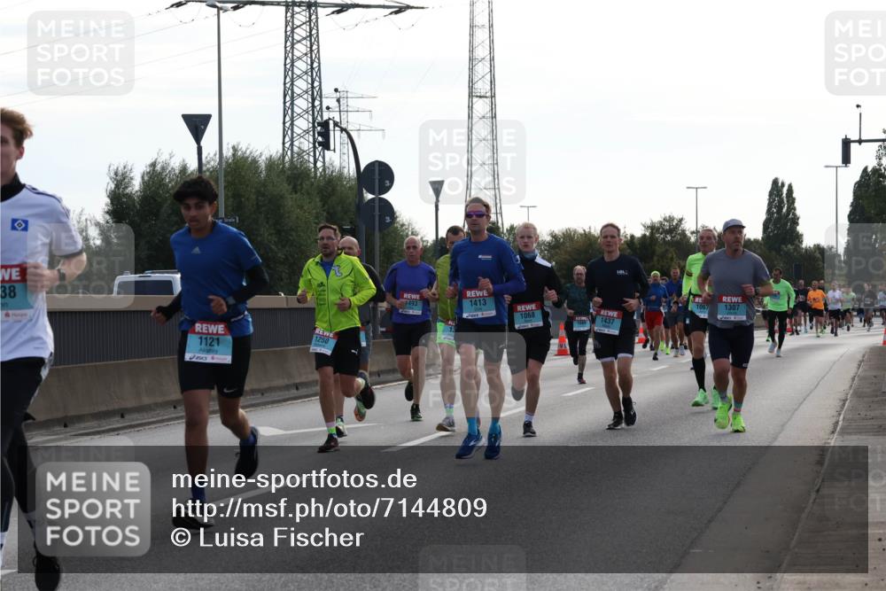 03.10.2024 - Köhlbrandbrückenlauf Luisa Fischer http://msf.ph/oto/7144809 03.10.2024 09:12:03 Position 3 38, 1121, 1250, 1493, 1413, 1068, 1089, 1437, 1067, 1307 meine-sportfotos.de