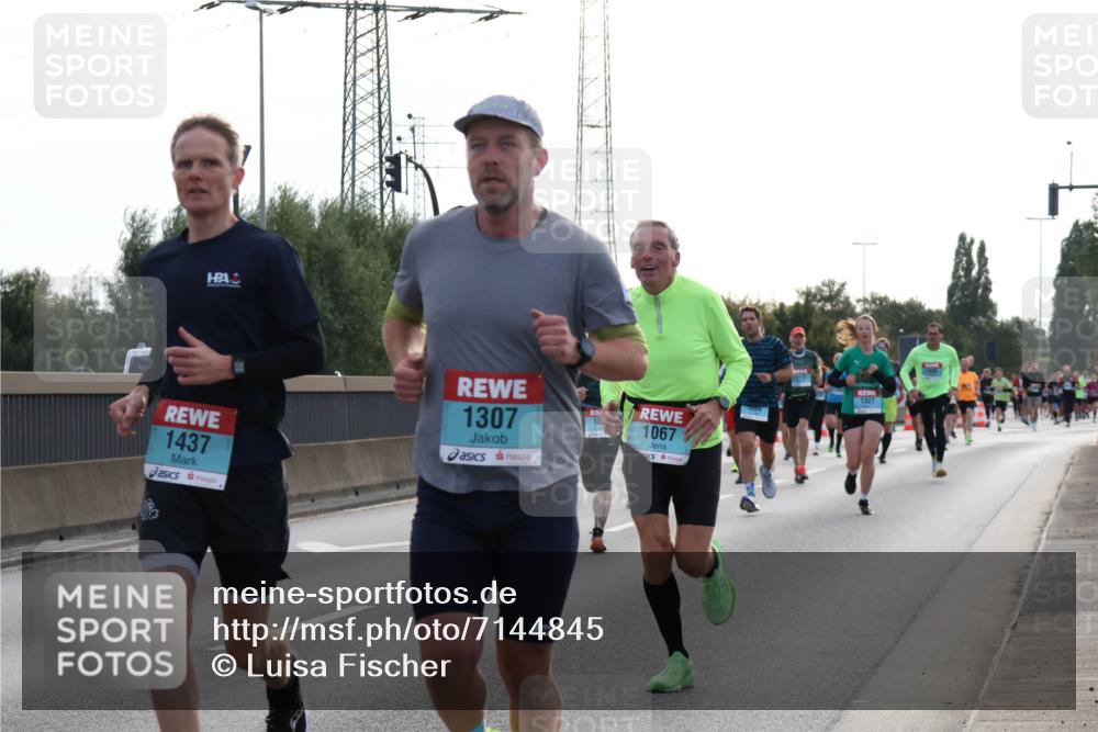 03.10.2024 - Köhlbrandbrückenlauf Luisa Fischer http://msf.ph/oto/7144845 03.10.2024 09:12:06 Position 3 1437, 1307, 10, 1067, 1327 meine-sportfotos.de