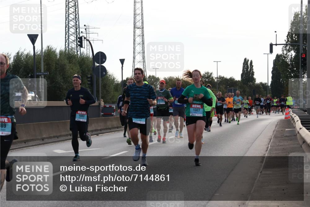 03.10.2024 - Köhlbrandbrückenlauf Luisa Fischer http://msf.ph/oto/7144861 03.10.2024 09:12:10 Position 3 89, 1083, 1512, 1327 meine-sportfotos.de
