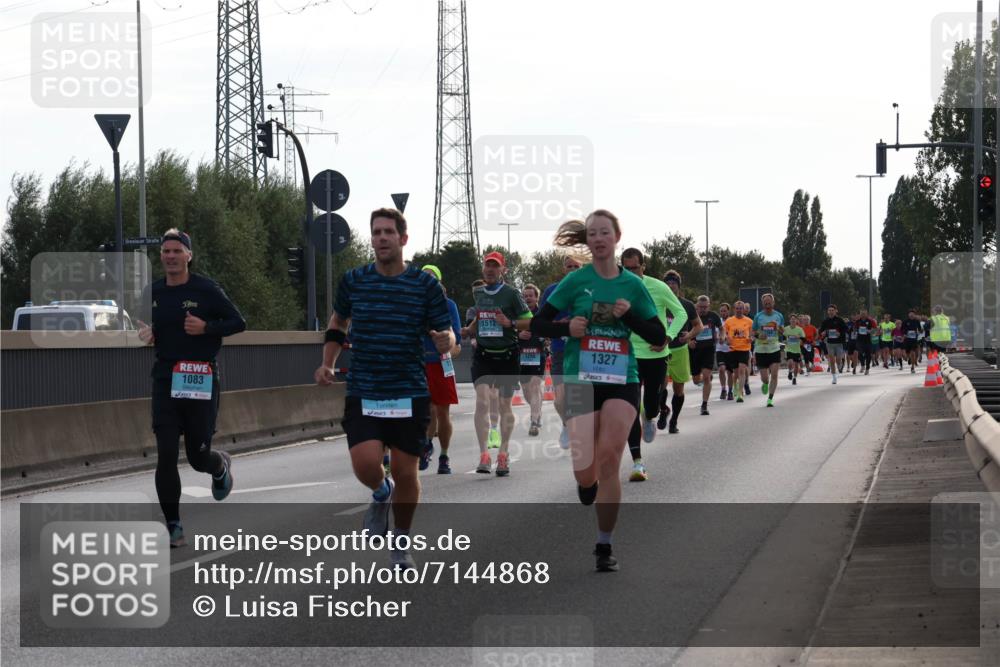 03.10.2024 - Köhlbrandbrückenlauf Luisa Fischer http://msf.ph/oto/7144868 03.10.2024 09:12:10 Position 3 1083, 1512, 1255, 1327 meine-sportfotos.de