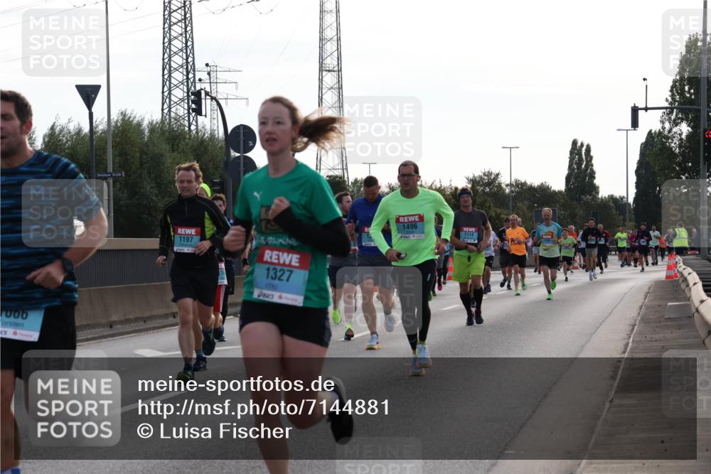 03.10.2024 - Köhlbrandbrückenlauf Luisa Fischer http://msf.ph/oto/7144881 03.10.2024 09:12:12 Position 3 1006, 1496, 1197, 13, 1114, 1327 meine-sportfotos.de
