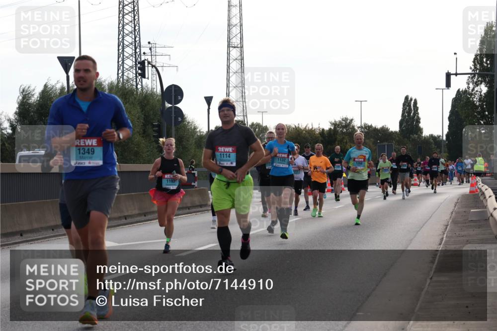 03.10.2024 - Köhlbrandbrückenlauf Luisa Fischer http://msf.ph/oto/7144910 03.10.2024 09:12:16 Position 3 1349, 1193, 1114, 1132, 1268, 42 meine-sportfotos.de