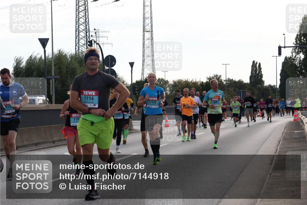 03.10.2024 - Köhlbrandbrückenlauf Luisa Fischer http://msf.ph/oto/7144918 03.10.2024 09:12:17 Position 3 123, 119, 1114, 1538, 1132, 1268 meine-sportfotos.de
