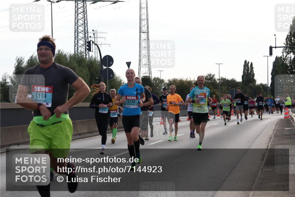 03.10.2024 - Köhlbrandbrückenlauf Luisa Fischer http://msf.ph/oto/7144923 03.10.2024 09:12:18 Position 3 1114, 1132, 1153, 1538, 1417, 268 meine-sportfotos.de