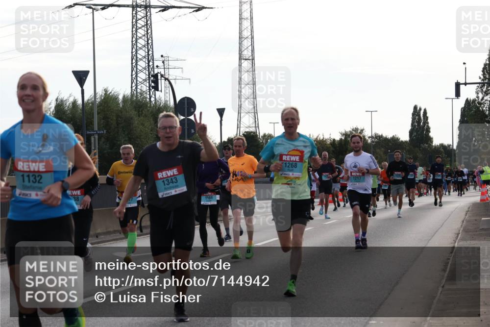 03.10.2024 - Köhlbrandbrückenlauf Luisa Fischer http://msf.ph/oto/7144942 03.10.2024 09:12:20 Position 3 1132, 38, 1343, 1268, 1166, 1217 meine-sportfotos.de