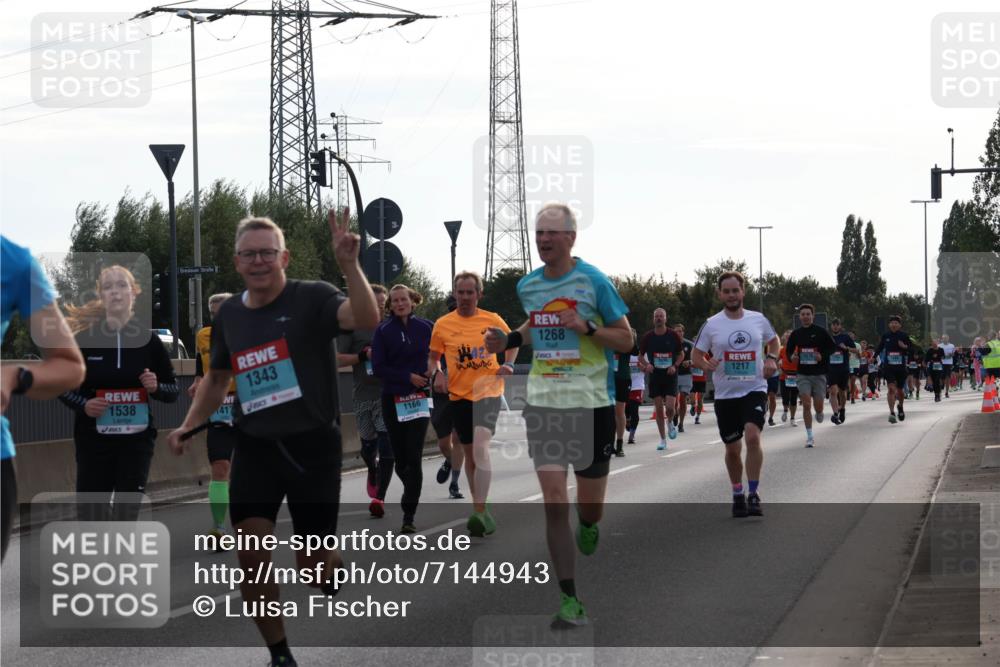 03.10.2024 - Köhlbrandbrückenlauf Luisa Fischer http://msf.ph/oto/7144943 03.10.2024 09:12:20 Position 3 1538, 417, 1343, 1166, 42, 1268, 1270, 257, 1217 meine-sportfotos.de