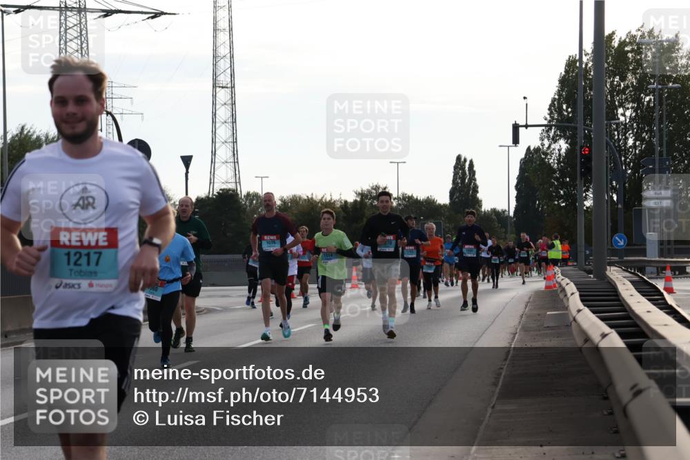 03.10.2024 - Köhlbrandbrückenlauf Luisa Fischer http://msf.ph/oto/7144953 03.10.2024 09:12:24 Position 3 1217, 060, 1096, 1743, 1914 meine-sportfotos.de