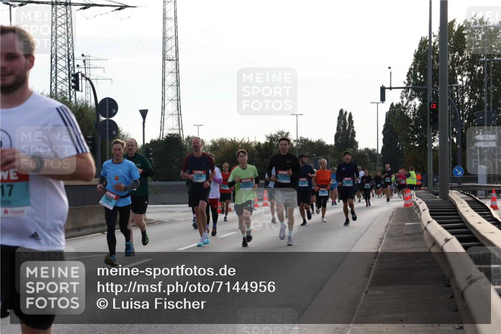 03.10.2024 - Köhlbrandbrückenlauf Luisa Fischer http://msf.ph/oto/7144956 03.10.2024 09:12:24 Position 3 17, 135, 1060, 1096, 1270, 1914, 1743, 1462, 1680 meine-sportfotos.de