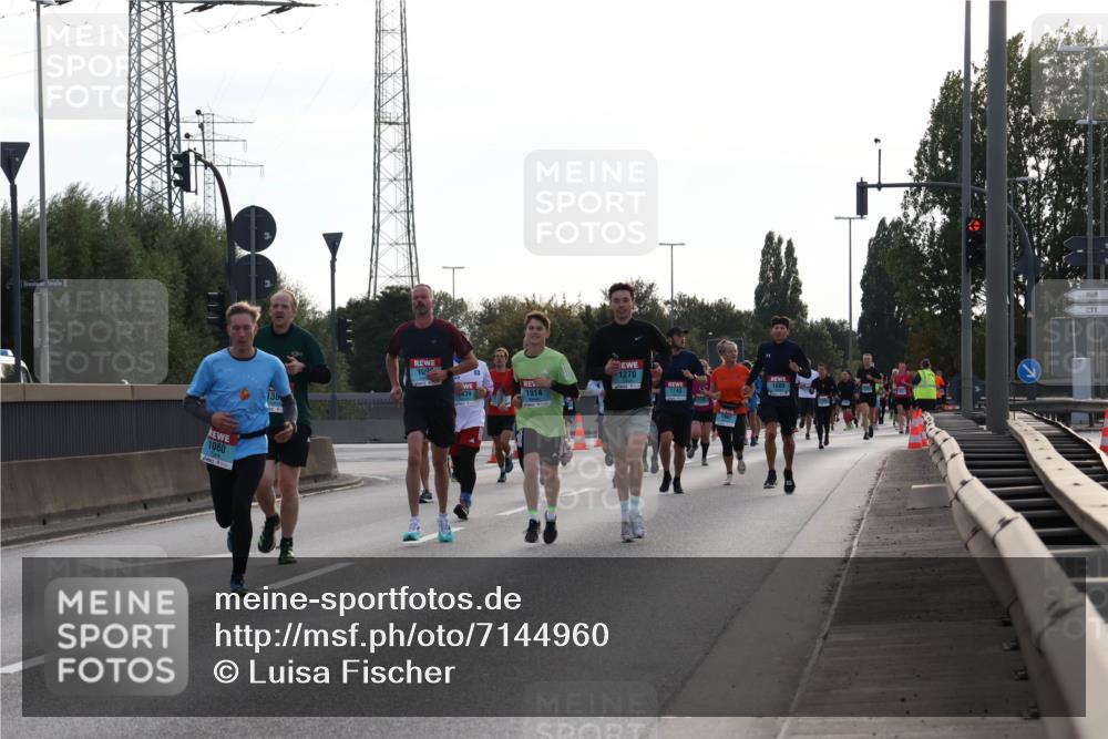 03.10.2024 - Köhlbrandbrückenlauf Luisa Fischer http://msf.ph/oto/7144960 03.10.2024 09:12:25 Position 3 1060, 100, 1270, 1743, 1914, 439, 1462, 1680, 1 meine-sportfotos.de