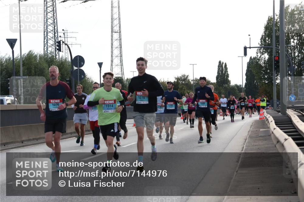 03.10.2024 - Köhlbrandbrückenlauf Luisa Fischer http://msf.ph/oto/7144976 03.10.2024 09:12:27 Position 3 1096, 1914, 1270, 2, 1680, 1743, 121 meine-sportfotos.de