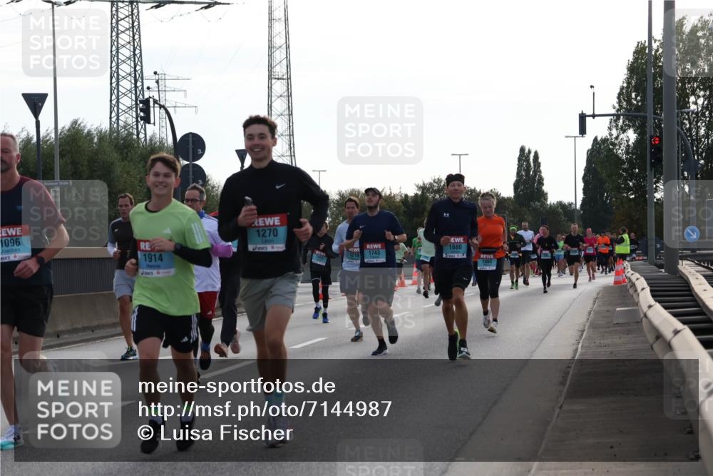 03.10.2024 - Köhlbrandbrückenlauf Luisa Fischer http://msf.ph/oto/7144987 03.10.2024 09:12:28 Position 3 1096, 1270, 1680, 1914, 1743, 1218, 1462, 1455 meine-sportfotos.de
