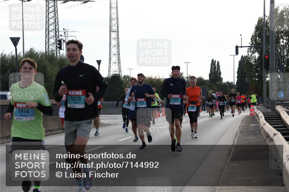 03.10.2024 - Köhlbrandbrückenlauf Luisa Fischer http://msf.ph/oto/7144992 03.10.2024 09:12:29 Position 3 1914, 1270, 1680, 1743, 1455, 1462, 5 meine-sportfotos.de