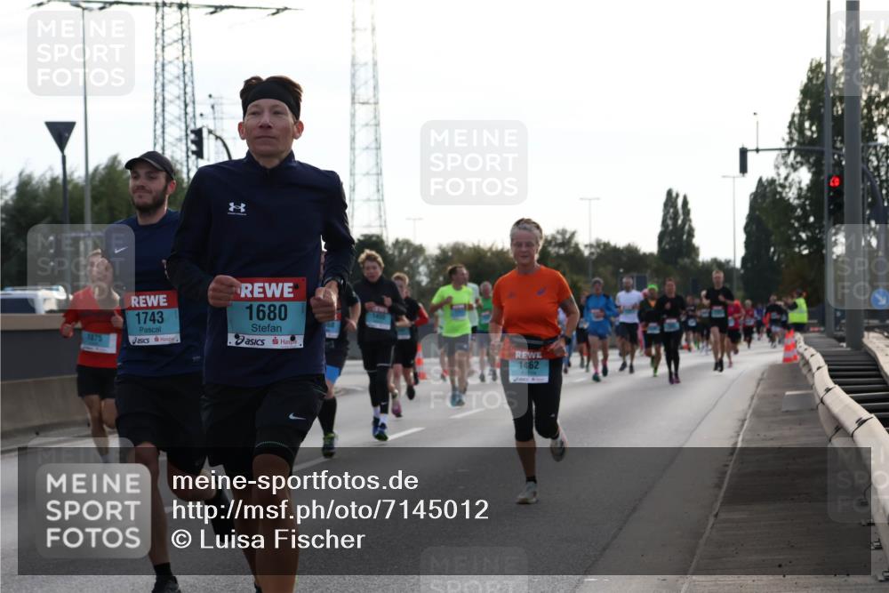 03.10.2024 - Köhlbrandbrückenlauf Luisa Fischer http://msf.ph/oto/7145012 03.10.2024 09:12:32 Position 3 1743, 1680, 1075, 1435, 1462 meine-sportfotos.de