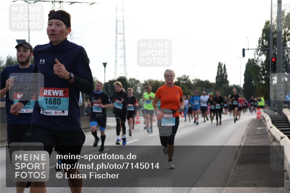 03.10.2024 - Köhlbrandbrückenlauf Luisa Fischer http://msf.ph/oto/7145014 03.10.2024 09:12:32 Position 3 1680, 3464, 1462 meine-sportfotos.de