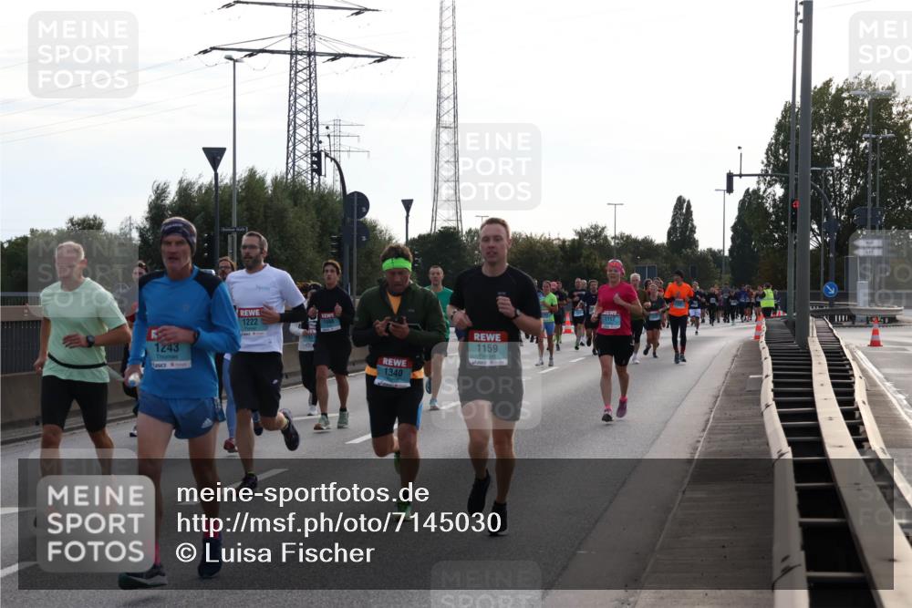 03.10.2024 - Köhlbrandbrückenlauf Luisa Fischer http://msf.ph/oto/7145030 03.10.2024 09:12:44 Position 3 1222, 1498, 1243, 1159, 1340, 1117 meine-sportfotos.de