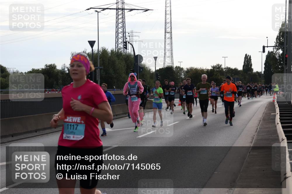03.10.2024 - Köhlbrandbrückenlauf Luisa Fischer http://msf.ph/oto/7145065 03.10.2024 09:12:49 Position 3 1117, 1478, 1263, 1503, 1502 meine-sportfotos.de