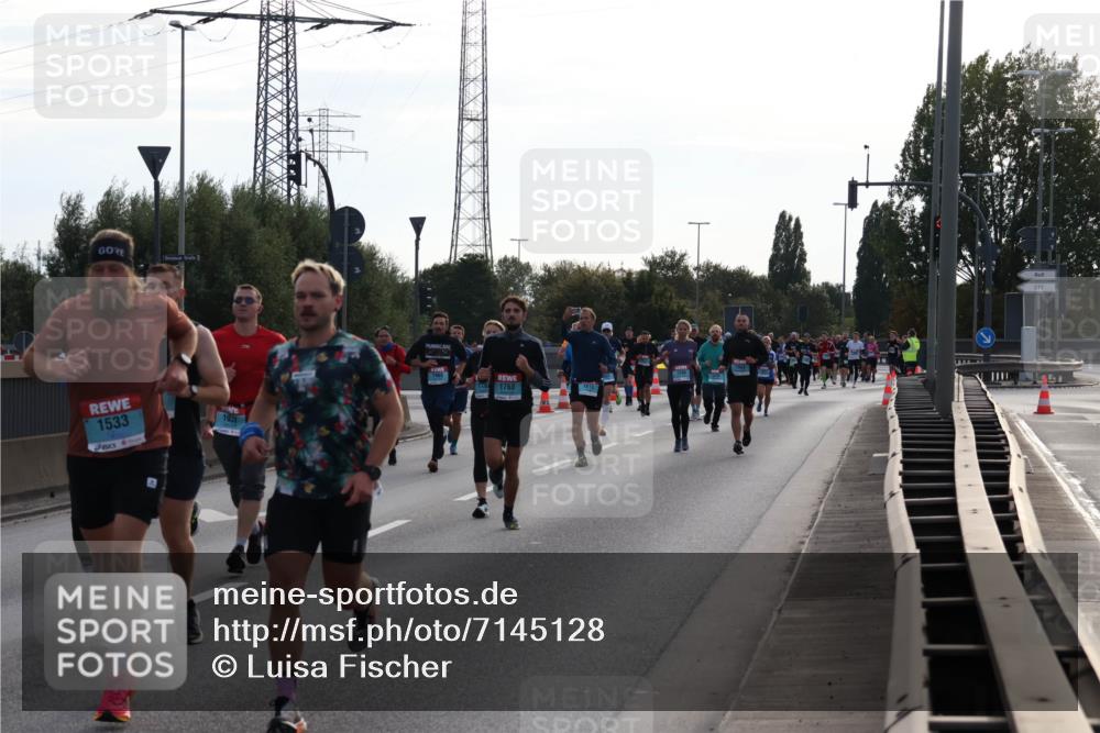 03.10.2024 - Köhlbrandbrückenlauf Luisa Fischer http://msf.ph/oto/7145128 03.10.2024 09:13:12 Position 3 1533, 105, 1763, 1615, 111 meine-sportfotos.de