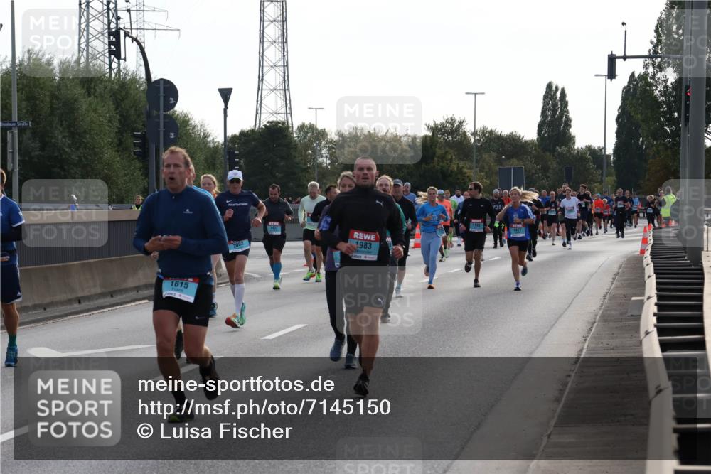 03.10.2024 - Köhlbrandbrückenlauf Luisa Fischer http://msf.ph/oto/7145150 03.10.2024 09:13:17 Position 3 1615, 2002, 1432, 1983, 1186, 1427 meine-sportfotos.de