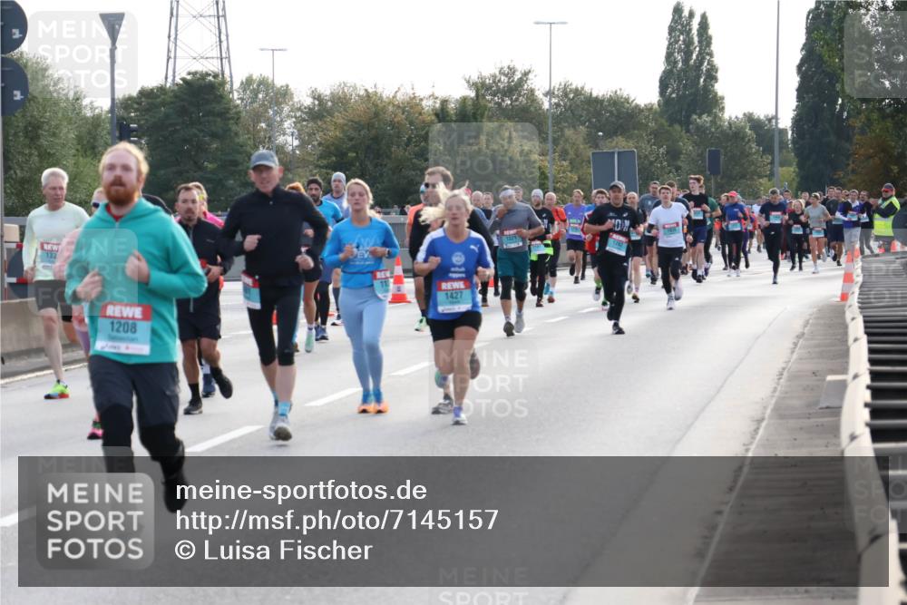 03.10.2024 - Köhlbrandbrückenlauf Luisa Fischer http://msf.ph/oto/7145157 03.10.2024 09:13:20 Position 3 133, 1208, 1427, 1321 meine-sportfotos.de