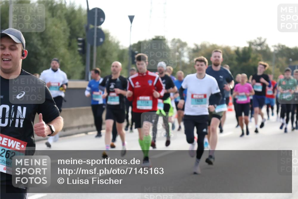 03.10.2024 - Köhlbrandbrückenlauf Luisa Fischer http://msf.ph/oto/7145163 03.10.2024 09:13:32 Position 3 262, 1714, 1820 meine-sportfotos.de