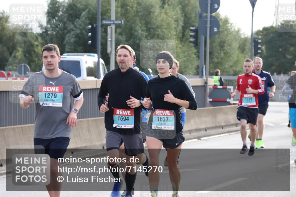 03.10.2024 - Köhlbrandbrückenlauf Luisa Fischer http://msf.ph/oto/7145270 03.10.2024 09:14:11 Position 3 1279, 1694, 1637, 1523 meine-sportfotos.de