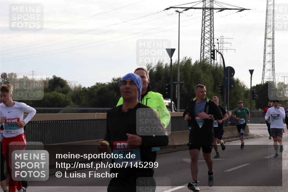 03.10.2024 - Köhlbrandbrückenlauf Luisa Fischer http://msf.ph/oto/7145299 03.10.2024 09:14:20 Position 3 1997, 1700, 1364, 1497, 1827 meine-sportfotos.de