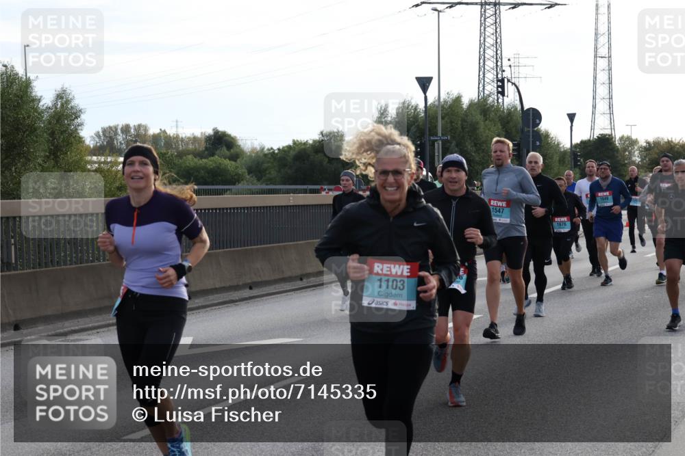 03.10.2024 - Köhlbrandbrückenlauf Luisa Fischer http://msf.ph/oto/7145335 03.10.2024 09:14:28 Position 3 1103, 1547, 1676, 1649 meine-sportfotos.de