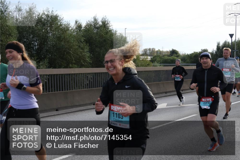 03.10.2024 - Köhlbrandbrückenlauf Luisa Fischer http://msf.ph/oto/7145354 03.10.2024 09:14:29 Position 3 1103, 1421, 1728, 1547 meine-sportfotos.de
