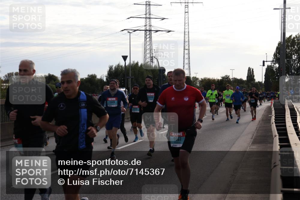 03.10.2024 - Köhlbrandbrückenlauf Luisa Fischer http://msf.ph/oto/7145367 03.10.2024 09:14:31 Position 3 1649, 2220, 1650, 1697 meine-sportfotos.de