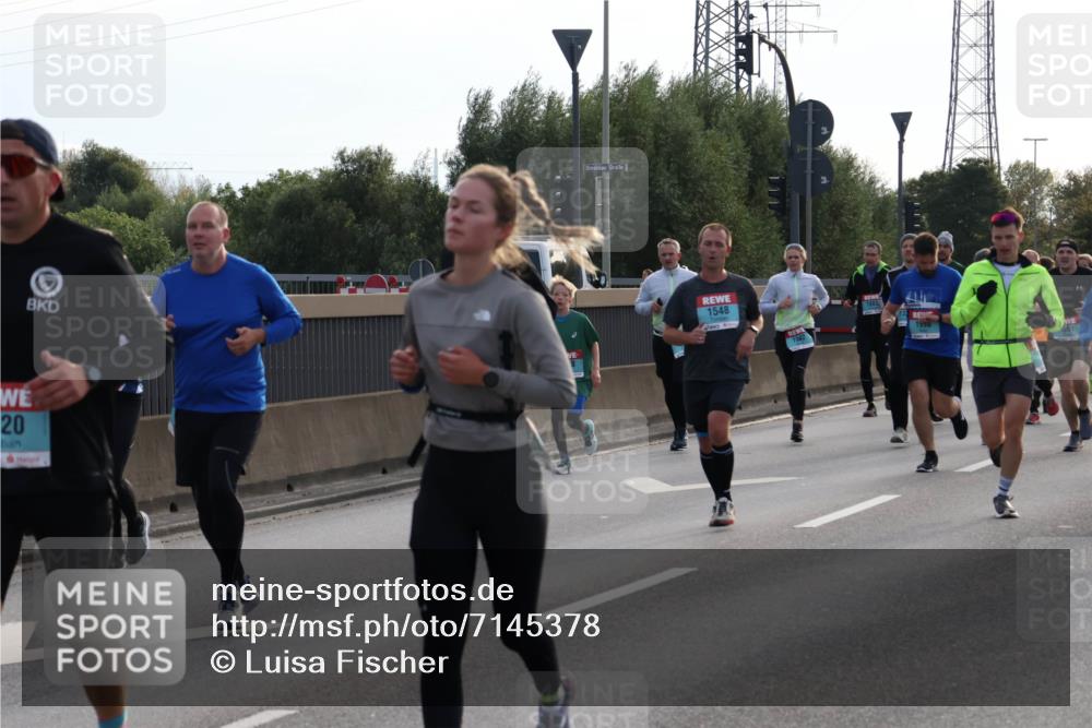 03.10.2024 - Köhlbrandbrückenlauf Luisa Fischer http://msf.ph/oto/7145378 03.10.2024 09:14:33 Position 3 20, 20, 1548, 1942 meine-sportfotos.de