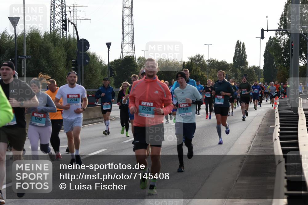 03.10.2024 - Köhlbrandbrückenlauf Luisa Fischer http://msf.ph/oto/7145408 03.10.2024 09:14:38 Position 3 1292, 2754, 1970, 1494, 2230, 1450 meine-sportfotos.de